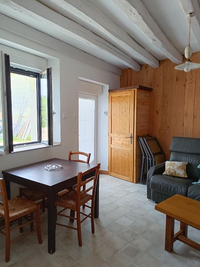 Gite De La Grand Maison Le Noyer Seigy Экстерьер фото